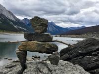 Inukshuk bei Medicine Lake &ndash; &copy; Elisabeth Fox-Maerki (Eberhardt TRAVEL)