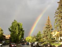 auf Banff Avenue &ndash; &copy; Elisabeth Fox-Maerki (Eberhardt TRAVEL)