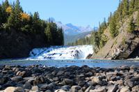 Wasserfall am Bow River &ndash; &copy; Kristin Weigel (Eberhardt TRAVEL)