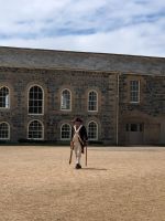 Parade am Elizabeth Castle.jpeg &ndash; &copy; Annika Lembke (Eberhardt TRAVEL)