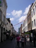 Kingstreet in St. Helier &ndash; &copy; Nadine Schulz (Eberhardt TRAVEL)