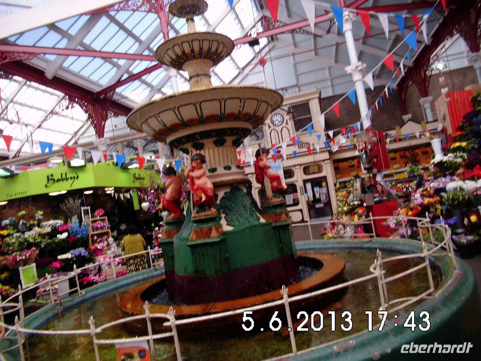 Markt in St. Helier &ndash; &copy; Elke Storch (Eberhardt TRAVEL)