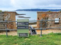 Was kann man auf Elizabeth Castle tun? - Show-Zeiten für Midday Parade und Charles II. &ndash; &copy; Kristin Weigel (Eberhardt TRAVEL)