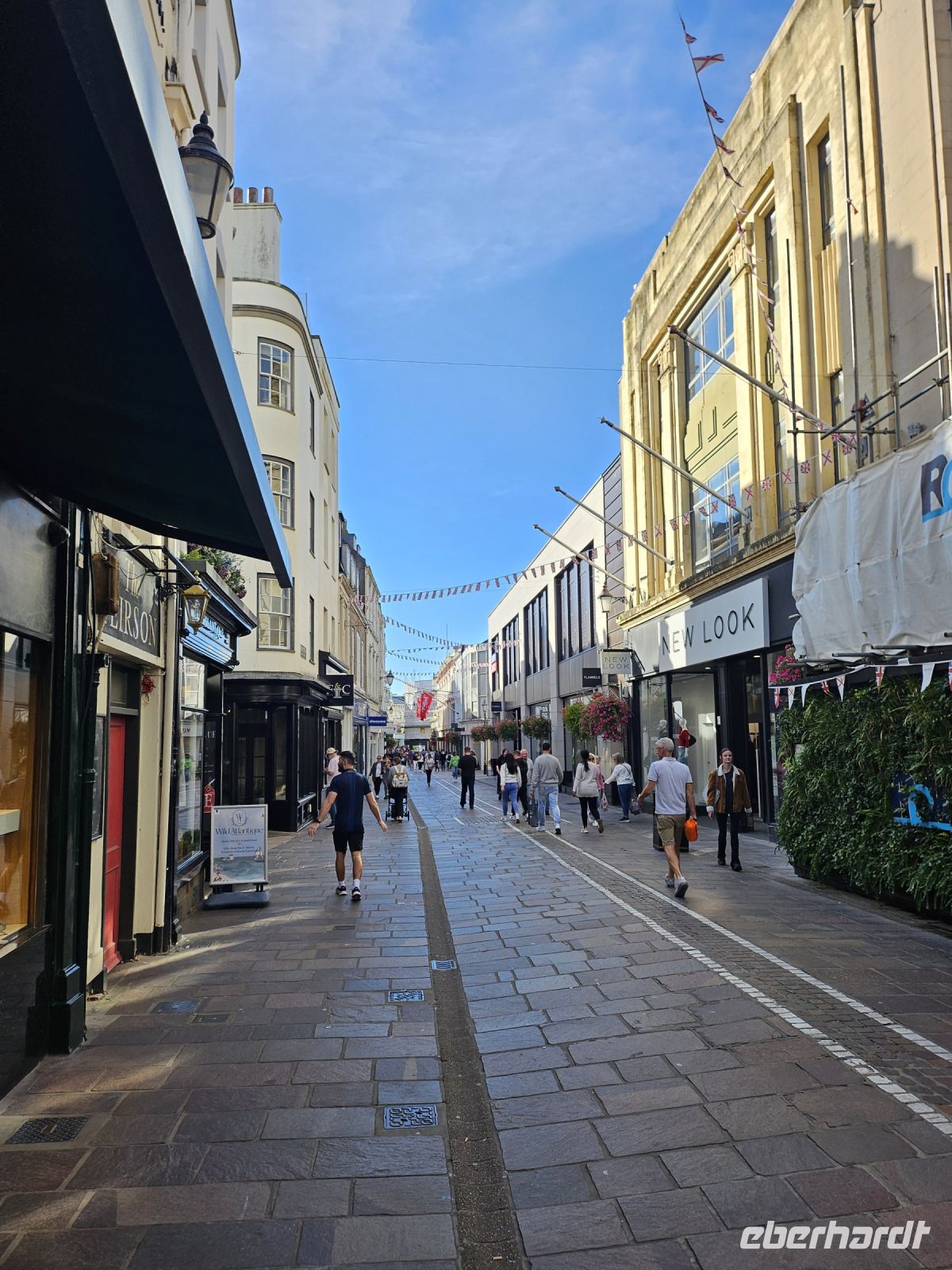 Einkaufsstraße St. Helier &ndash; &copy; Mariele Koeckeritz (Eberhardt TRAVEL)