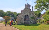 Besuch der Gärten La Seigneurie auf der Insel Sark - Kapelle