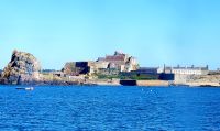 Elisabeth Castle von der Wasserseite aus gesehen. Rundreise Jersey und Guernsey - Kanalinseln entdecken (GB-JERF8) &ndash; &copy; Martina Wegener (Eberhardt TRAVEL)