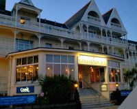 Ommaroo Hotel am Abend. Rundreise Jersey und Guernsey - Kanalinseln entdecken (GB-JERF8) &ndash; &copy; Martina Wegener (Eberhardt TRAVEL)
