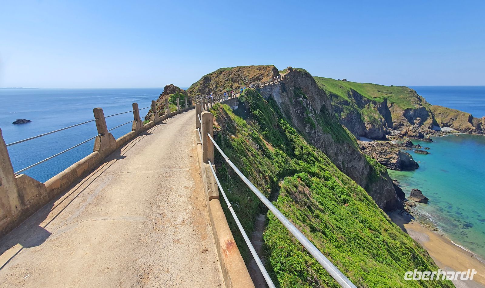 Damm La Coupée auf der Insel Sark &ndash; &copy; Kristin Weigel (Eberhardt TRAVEL)