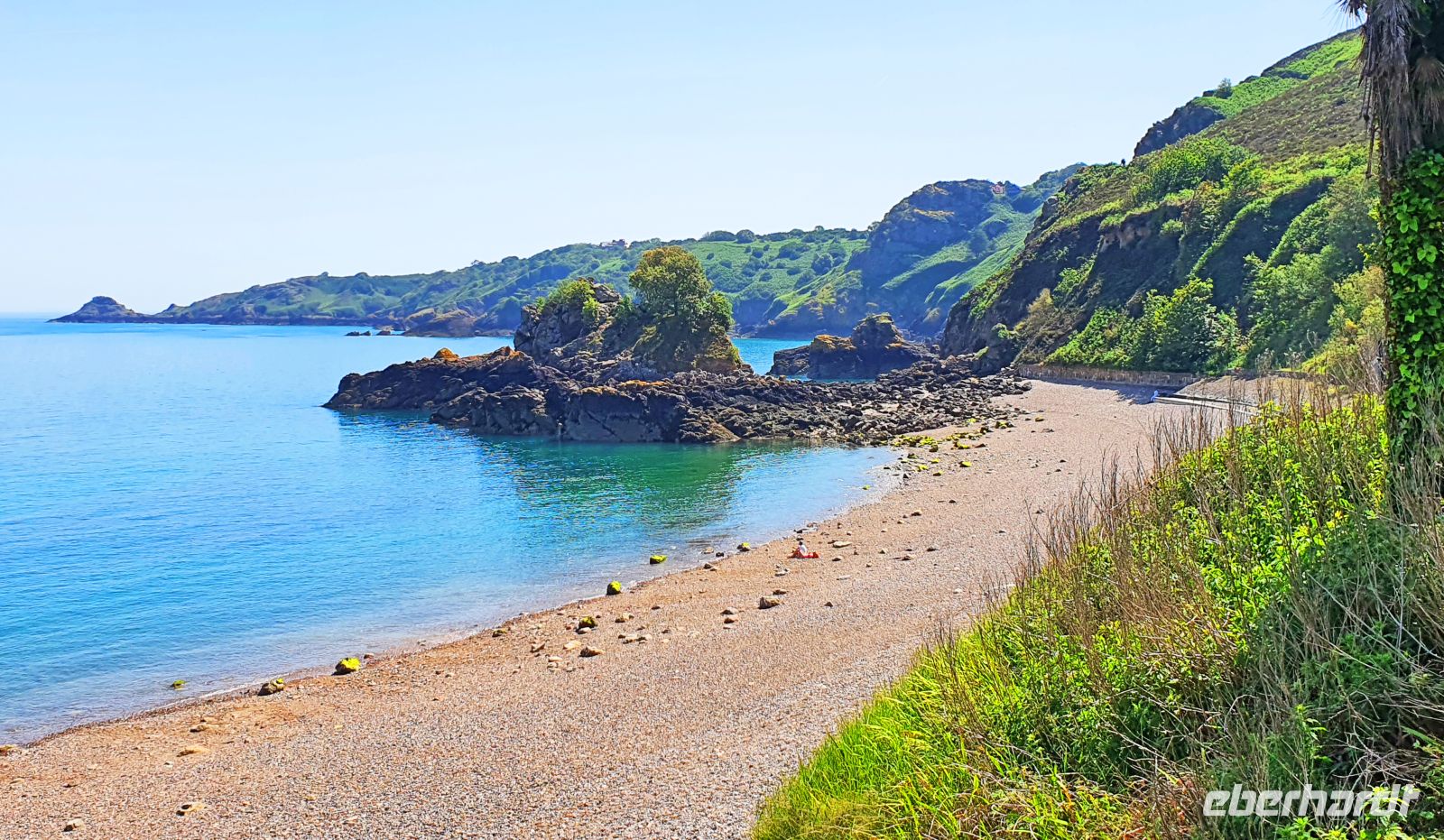 Boley Bay mit Kieselstrand an der Nordküste von Jersey &ndash; &copy; Kristin Weigel (Eberhardt TRAVEL)