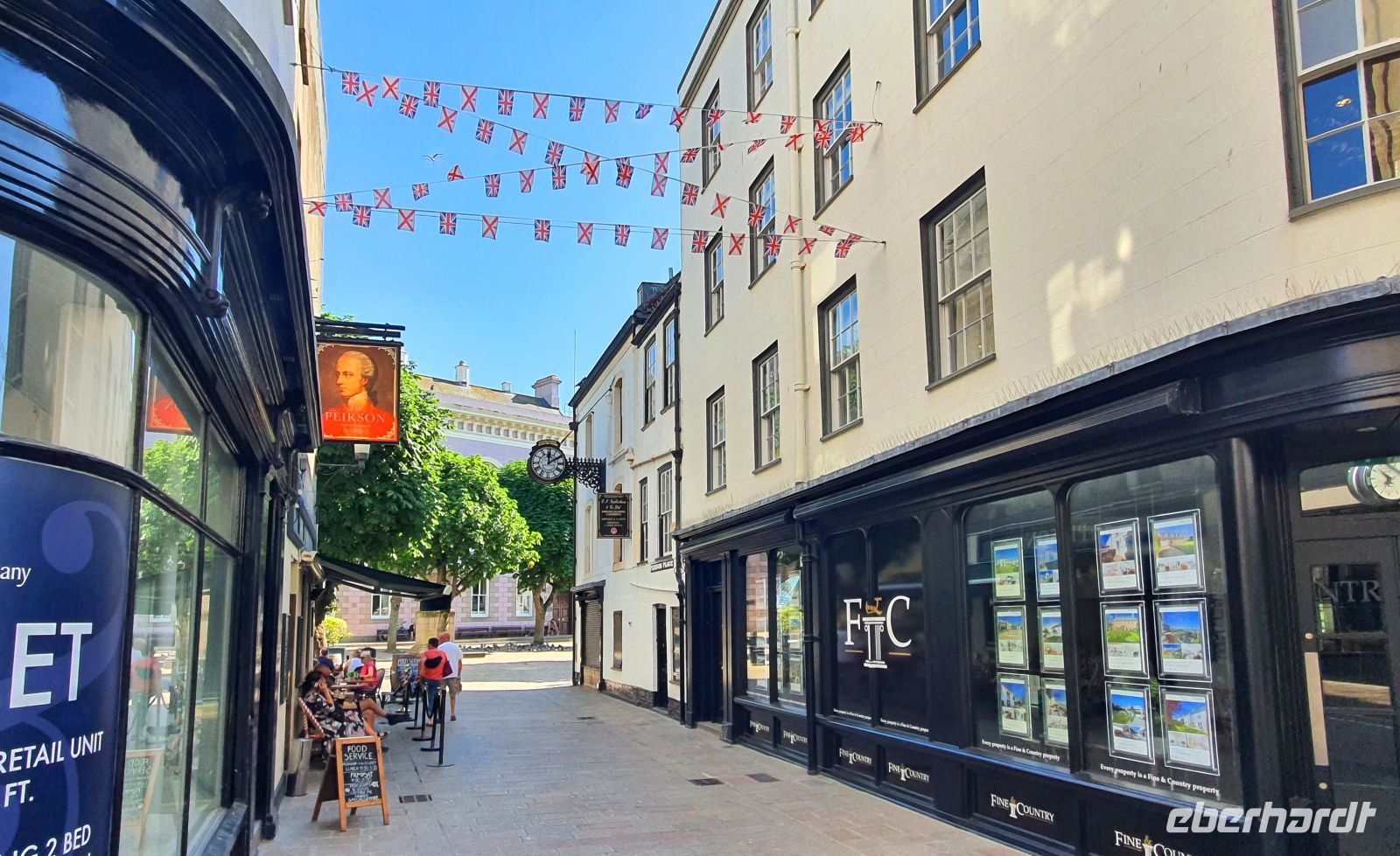 Stadtbummel in St. Helier - Royal Square &ndash; &copy; Kristin Weigel (Eberhardt TRAVEL)
