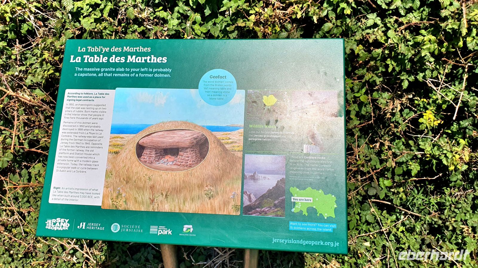 Steinzeitliche Felsplatte - La Table des Marthes am Wanderweg &ndash; &copy; Kristin Weigel (Eberhardt TRAVEL)