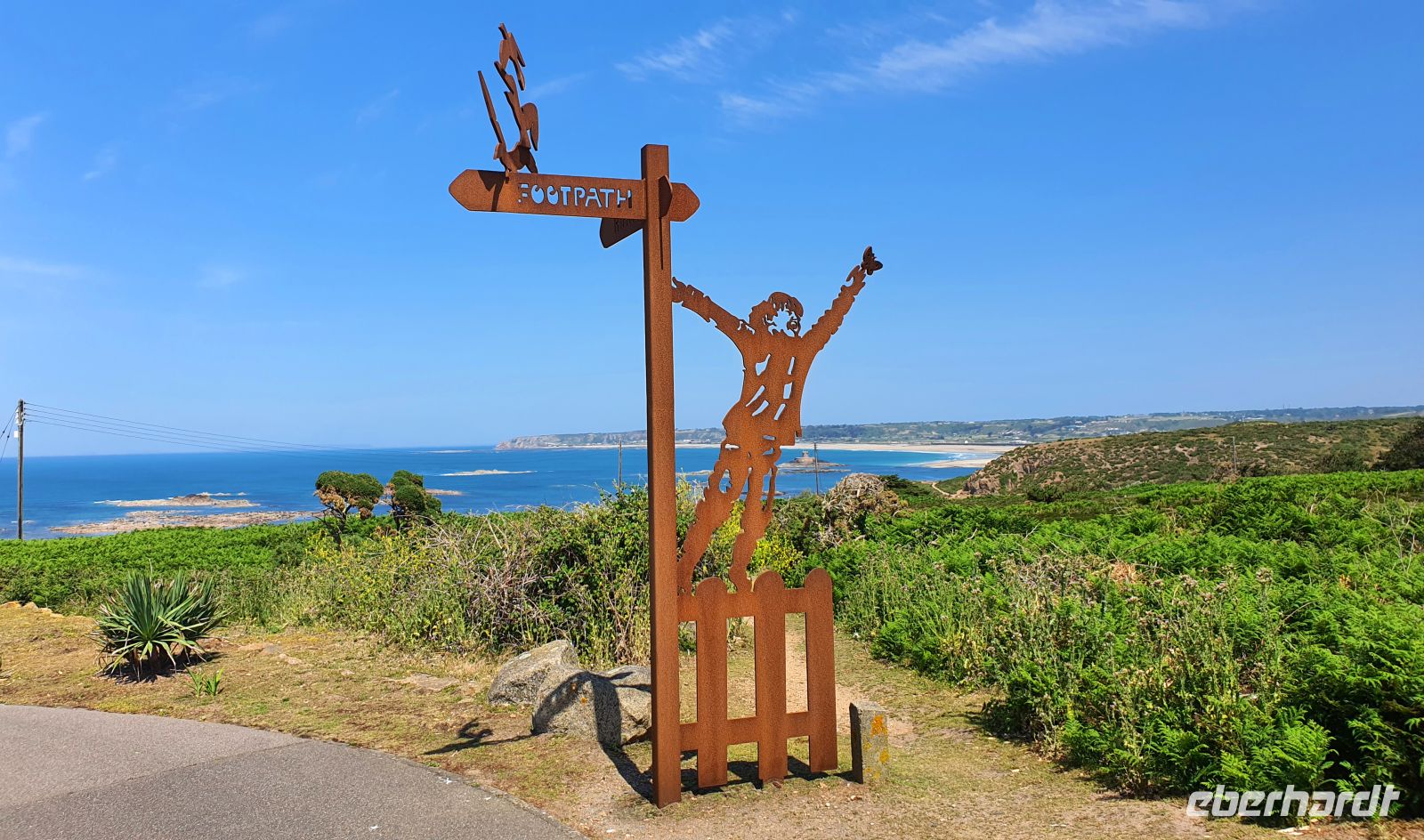 Blick vom Wanderweg auf die St. Ouen's Bay an der Westküste &ndash; &copy; Kristin Weigel (Eberhardt TRAVEL)