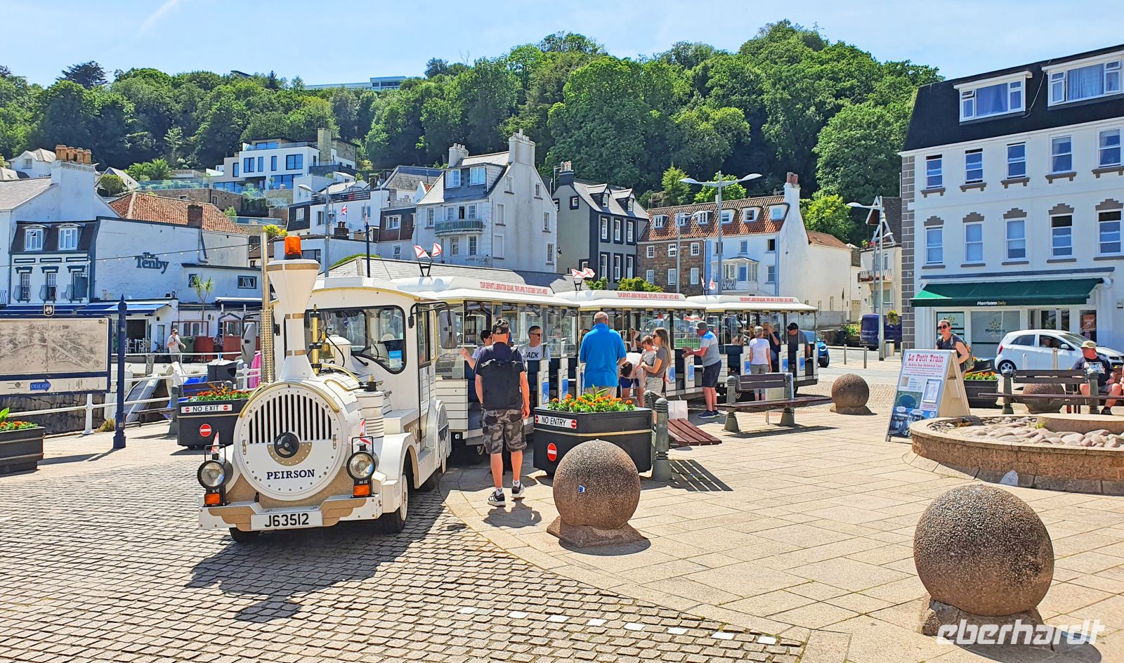 Petit Train fährt in St. Aubin ab &ndash; &copy; Kristin Weigel (Eberhardt TRAVEL)
