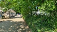 Die Avenue in Sark Village - Hauptstraße &ndash; &copy; Kristin Weigel (Eberhardt TRAVEL)
