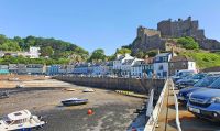 Gorey am Fuße des Mont Orgueil Castle &ndash; &copy; Kristin Weigel (Eberhardt TRAVEL)