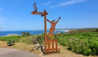 Blick vom Wanderweg auf die St. Ouen's Bay an der Westküste &ndash; &copy; Kristin Weigel (Eberhardt TRAVEL)