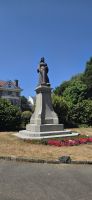 Queen Victoria Statur im Candy Garten Guernsey - Kanalinseln &ndash; &copy; Ronja Wagner (Eberhardt TRAVEL)