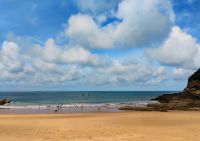 Kurze Abkühlung am Grève de Lecq, Jersey  &ndash; &copy; Monika Cortese (Eberhardt TRAVEL)