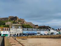 Gorey mit Mount Orgueil Castle, Jersey 