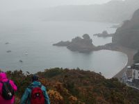 Im Regen hinunter zur Bouley Bay, Jersey 