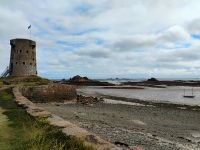 Le Hocq Tower an der Ostküste, Jersey  &ndash; &copy; Monika Cortese (Eberhardt TRAVEL)
