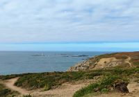 Pleinmont Battery mit Blick auf den Leuchtturm