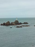 Und da ist unser Ziel - Corbiere Leutturm (der Weg mit Wasser bedeckt)) &ndash; &copy; Marta Rass (Eberhardt TRAVEL)