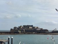 Castle Cornet beim Einfahrt in Hafen von St.Peter Port &ndash; &copy; Marta Rass (Eberhardt TRAVEL)