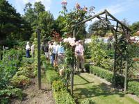 Garten von Fam. Miles &ndash; &copy; Beate Schreiber (Eberhardt TRAVEL)