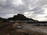 Hafen von Gorey, Mont Orgueil Castle &ndash; &copy; Anna Stiebing (Eberhardt TRAVEL)