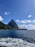 Royal Clipper mit Piton - St. Lucia &ndash; &copy; Anne Schröder (Eberhardt TRAVEL)