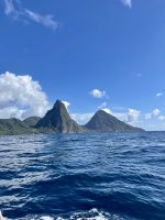 Die beiden Pitons aus einer anderen Perspektive &ndash; &copy; Anne Schröder (Eberhardt TRAVEL)