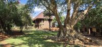 237 Gartenbereich Kilaguni Lodge &ndash; &copy; Susanne Schirmann (Eberhardt TRAVEL)