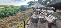 11 Blick aufs Wasserloch Samburu Lodge &ndash; &copy; Susanne Schirmann (Eberhardt TRAVEL)