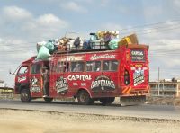 225 unterwegs auf Kenias Straßen &ndash; &copy; Susanne Schirmann (Eberhardt TRAVEL)