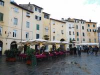 Piazza dell' Anfiteatro Lucca &ndash; &copy; Laura Schwanitz (Eberhardt TRAVEL)