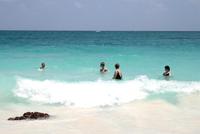 Endlich ein Bad im Karibischen Meer &ndash; &copy; Kristin Weigel (Eberhardt TRAVEL)