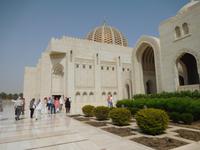 Große Sultan-Qaboos-Moschee Oman &ndash; &copy; Laura Schwanitz (Eberhardt TRAVEL)