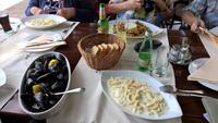 Muscheln, Pasta mit Shrimps und Wok-Gemüse zur Stärkung am Mittag &ndash; &copy; Paula Pollul (Eberhardt TRAVEL)