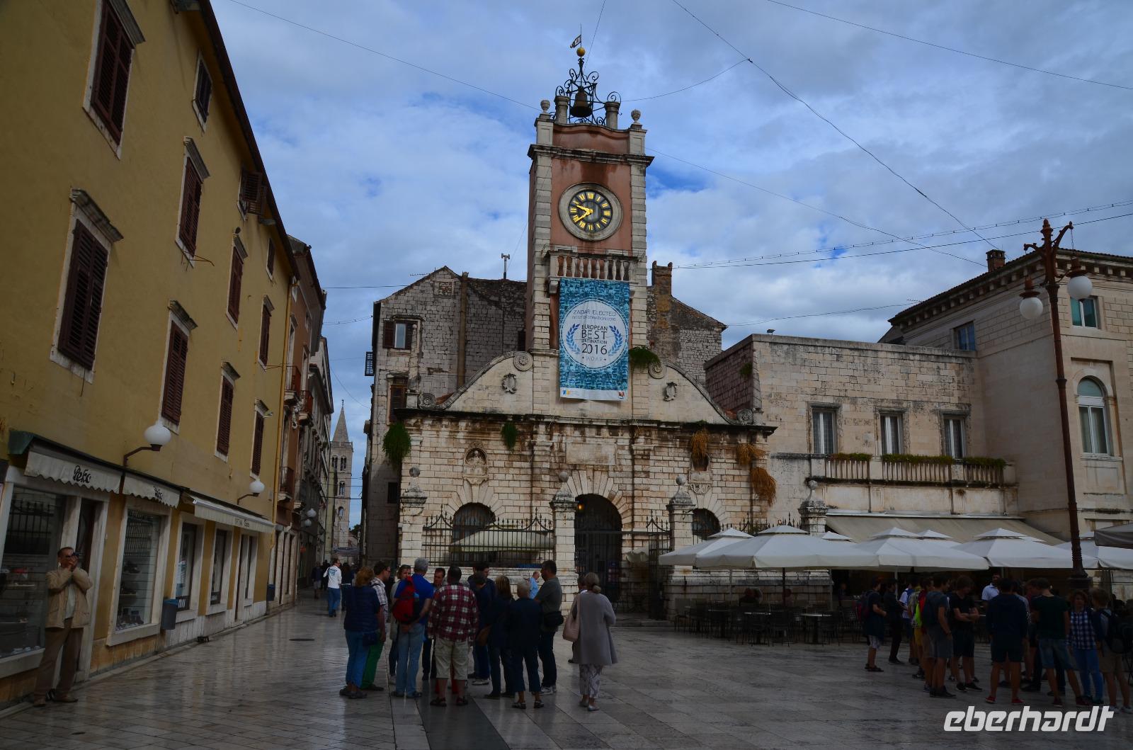004 Zadar, Marktplatz mit Stadtwache &ndash; &copy; Konrad Füssel (Eberhardt TRAVEL)