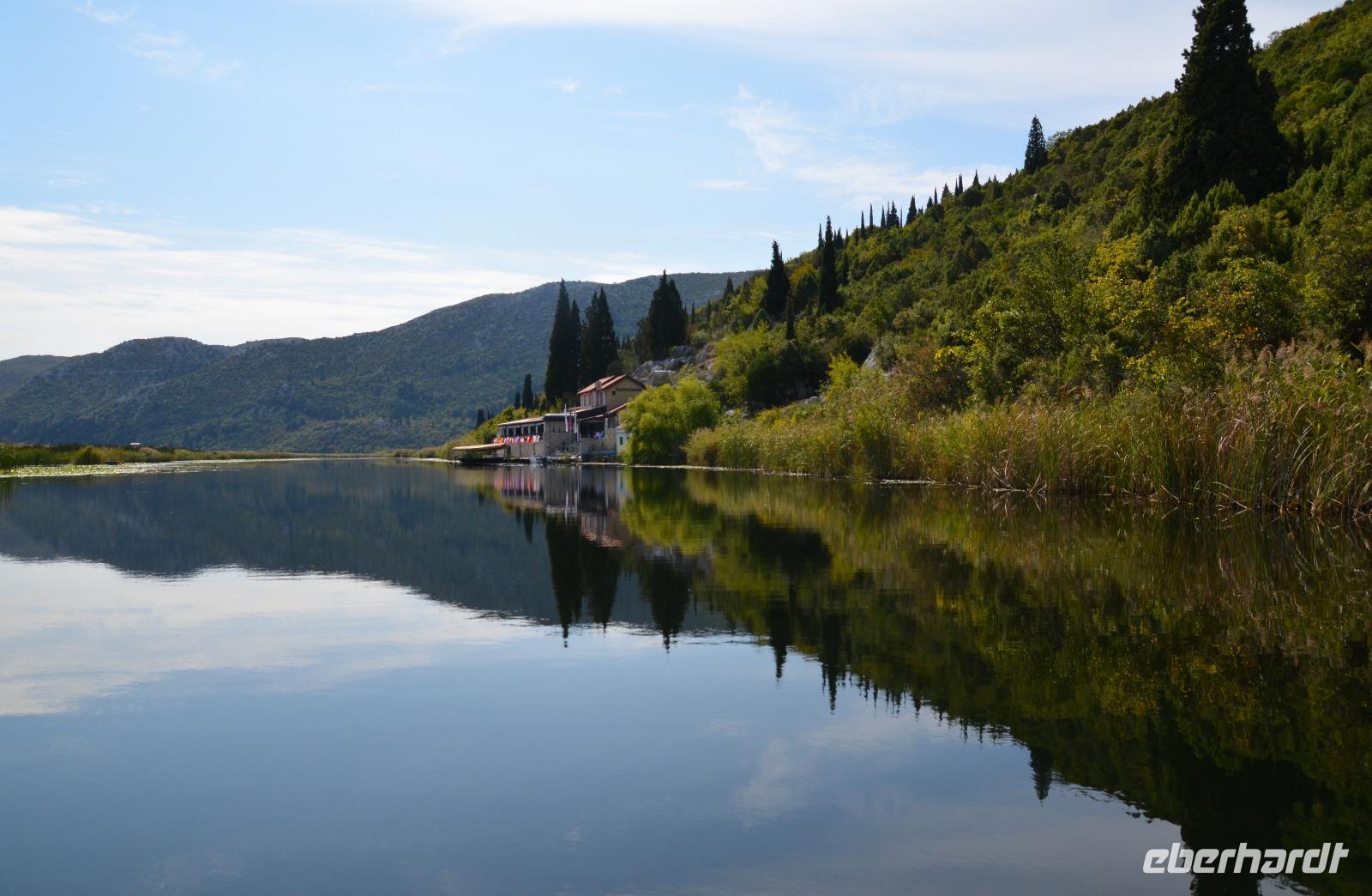 261 Bootsfahrt im Neretvadelta, Neretva House &ndash; &copy; Konrad Füssel (Eberhardt TRAVEL)