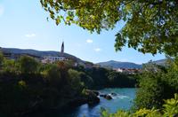 237 Mostar, Blick von der Mehmed Pascha Moschee zum Franziskanerkloster &ndash; &copy; Konrad Füssel (Eberhardt TRAVEL)