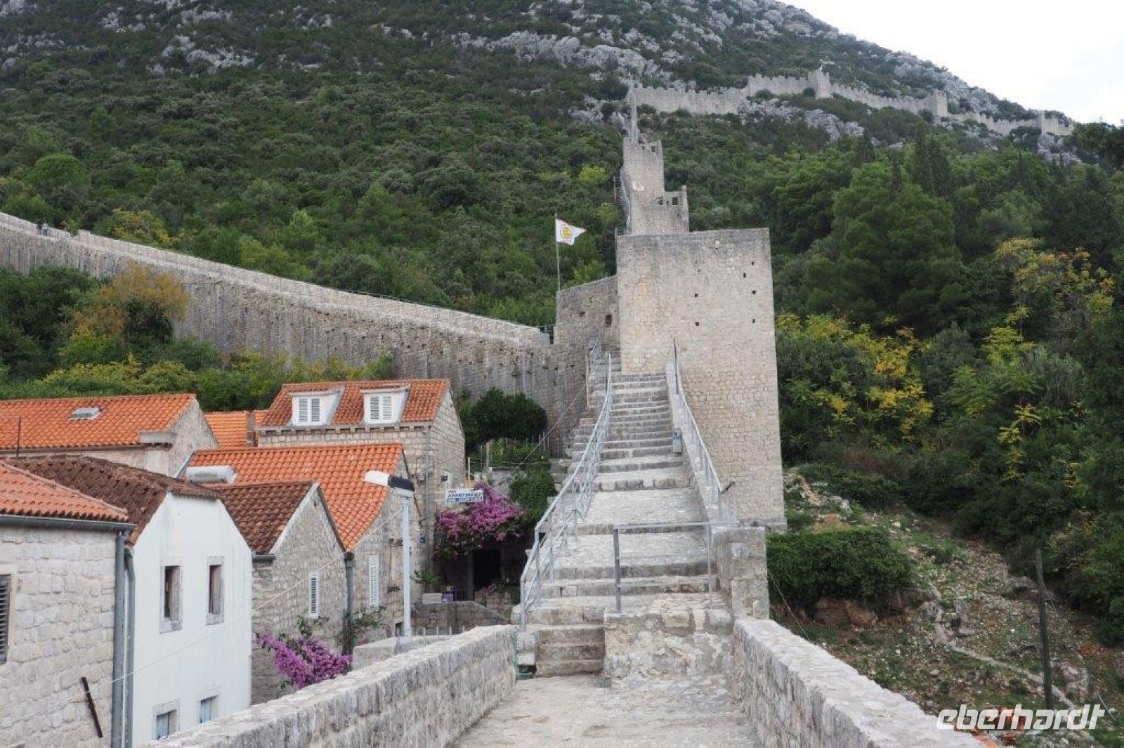 PA210259, Mauer in Ston.jpg &ndash; &copy; Claudia Hartwich (Eberhardt TRAVEL)