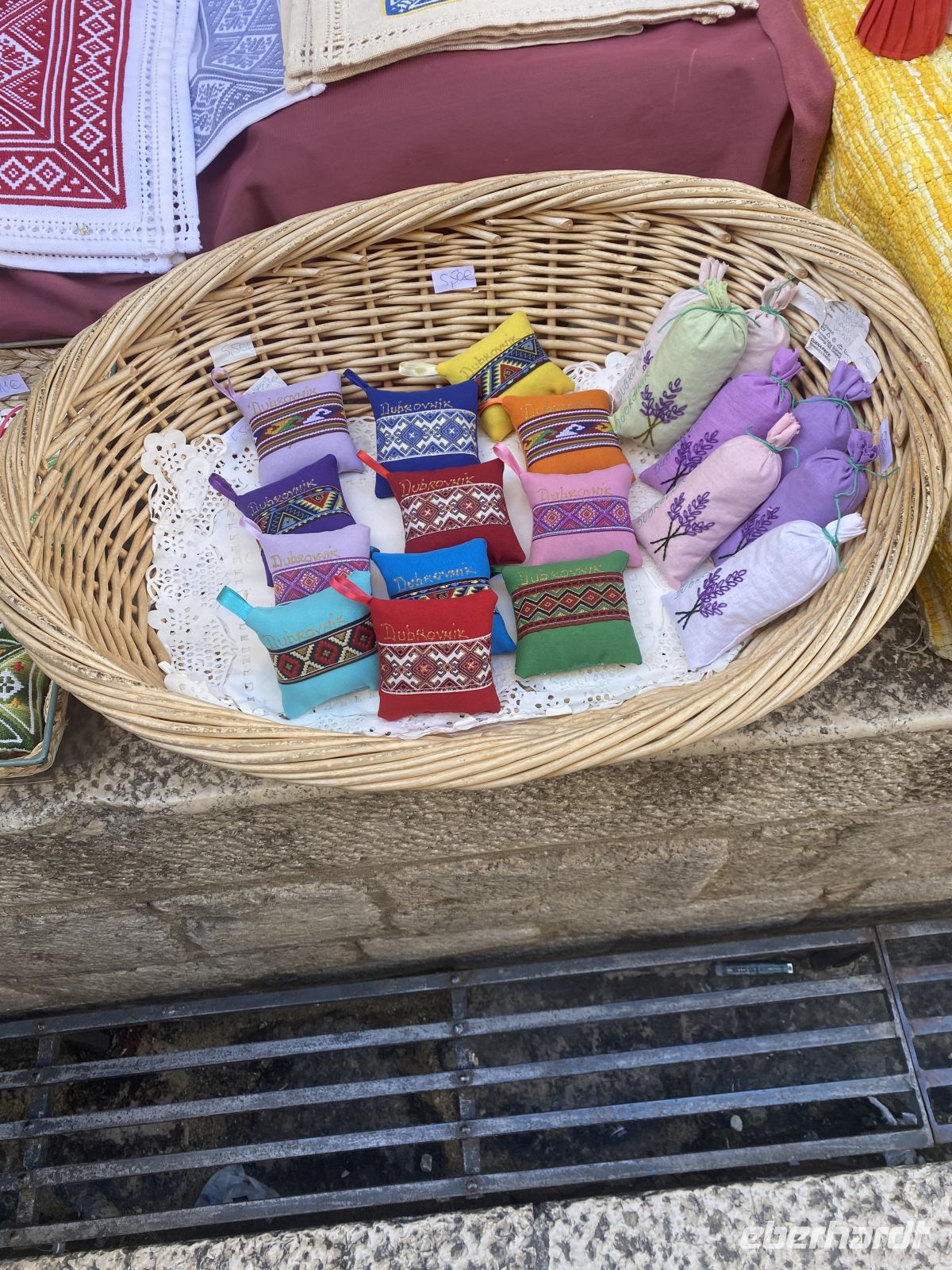 Souvenirs &ndash; &copy; Bettina Langendörfer (Eberhardt TRAVEL)