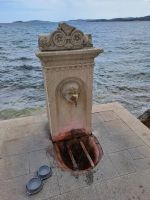 Trinkwasserbrunnen an der Strandpromenade, Orebić, Kroatien &ndash; &copy; Saskia Pinnow (Eberhardt TRAVEL)