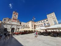 Narodni trg, Stadtwachpalast und Rathaus, Zadar, Kroatien &ndash; &copy; Saskia Pinnow (Eberhardt TRAVEL)