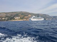Hotelruine und Kreuzfahrtschiff, Dubrovnik, Kroatien &ndash; &copy; Saskia Pinnow (Eberhardt TRAVEL)