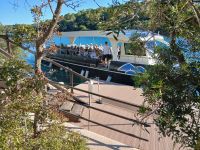 Ein Elektroboot bringt uns über den See &ndash; &copy; Wolfgang Eckert (Eberhardt TRAVEL)