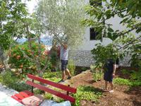 bei Mascha im Garten &ndash; &copy; Sabine Letzybyll (Eberhardt TRAVEL)