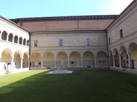 Ravenna, Innenhof des Franziskanerklosters &ndash; &copy; Michael Krause (Eberhardt TRAVEL)